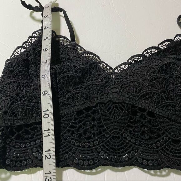 Black Lace scallop crochet Adjustable Straps Bralette Top smocked woman’s M - Picture 3 of 7